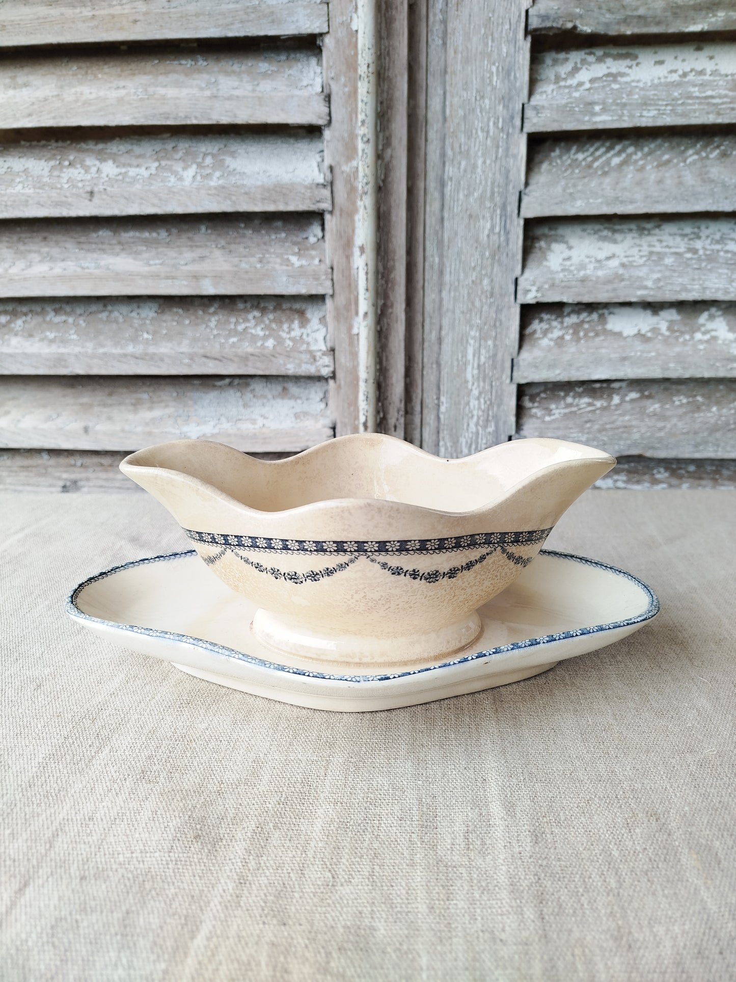 Saucière patinée Salins