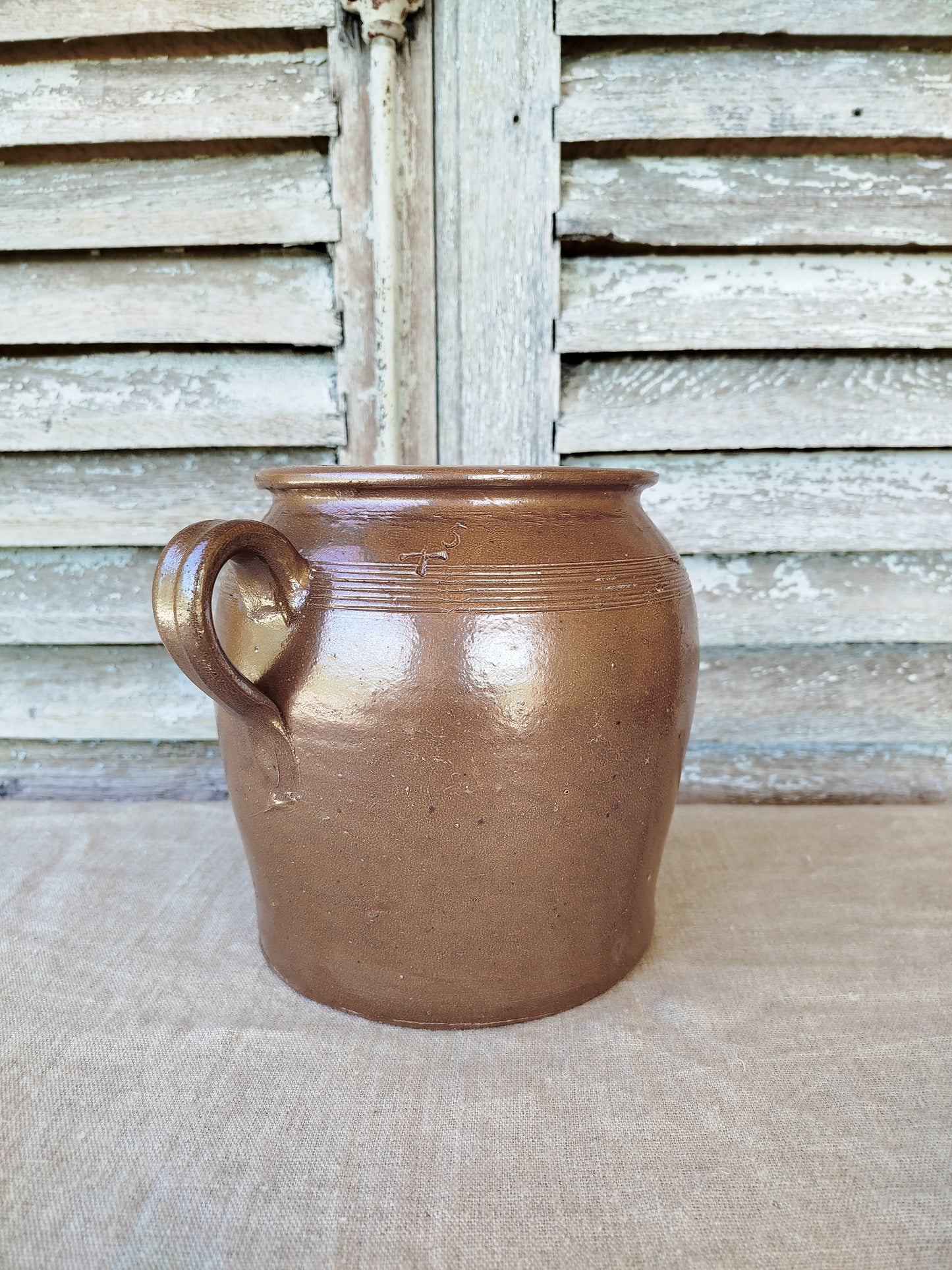 Pot en grès marron