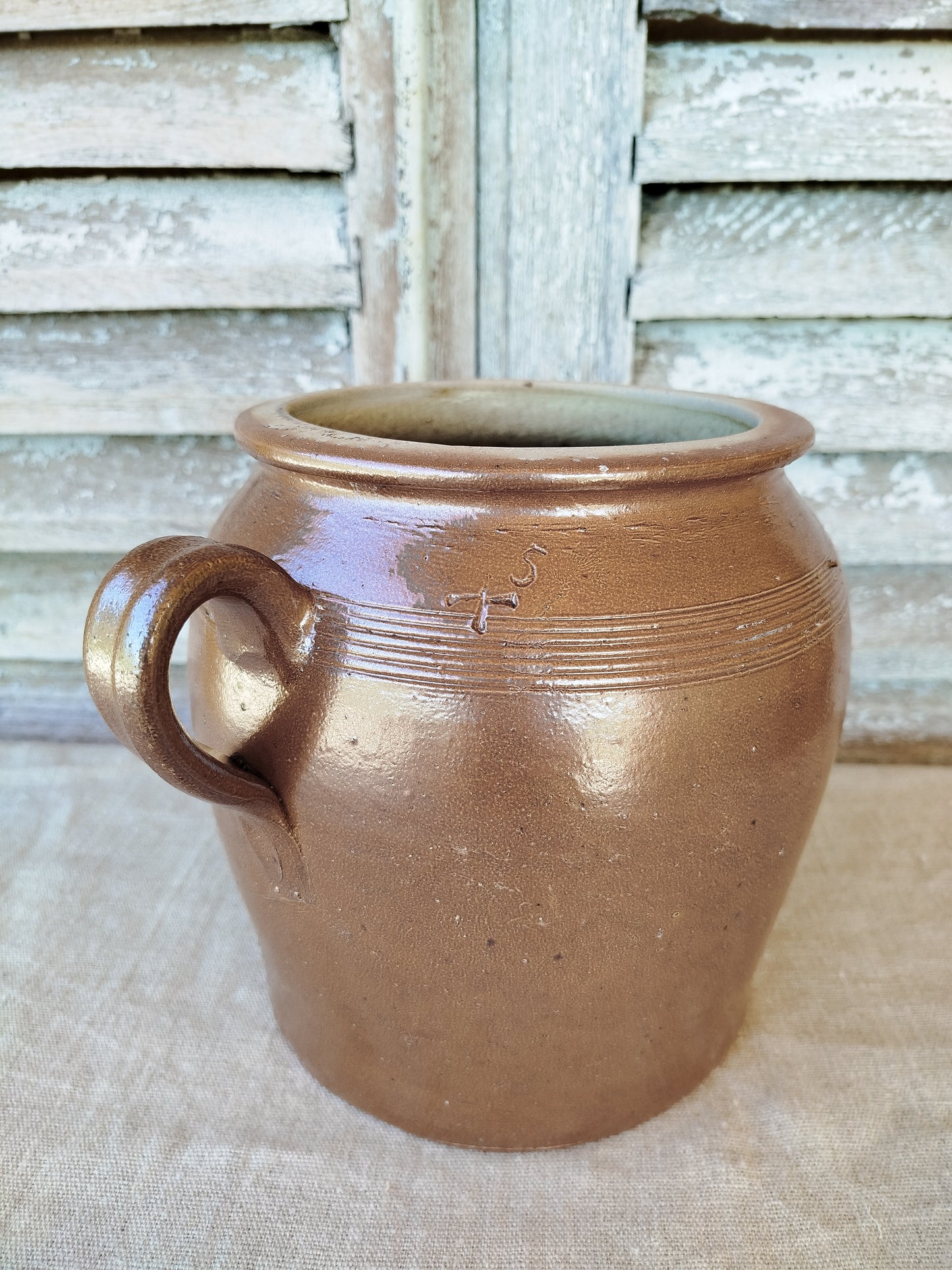 Pot en grès marron
