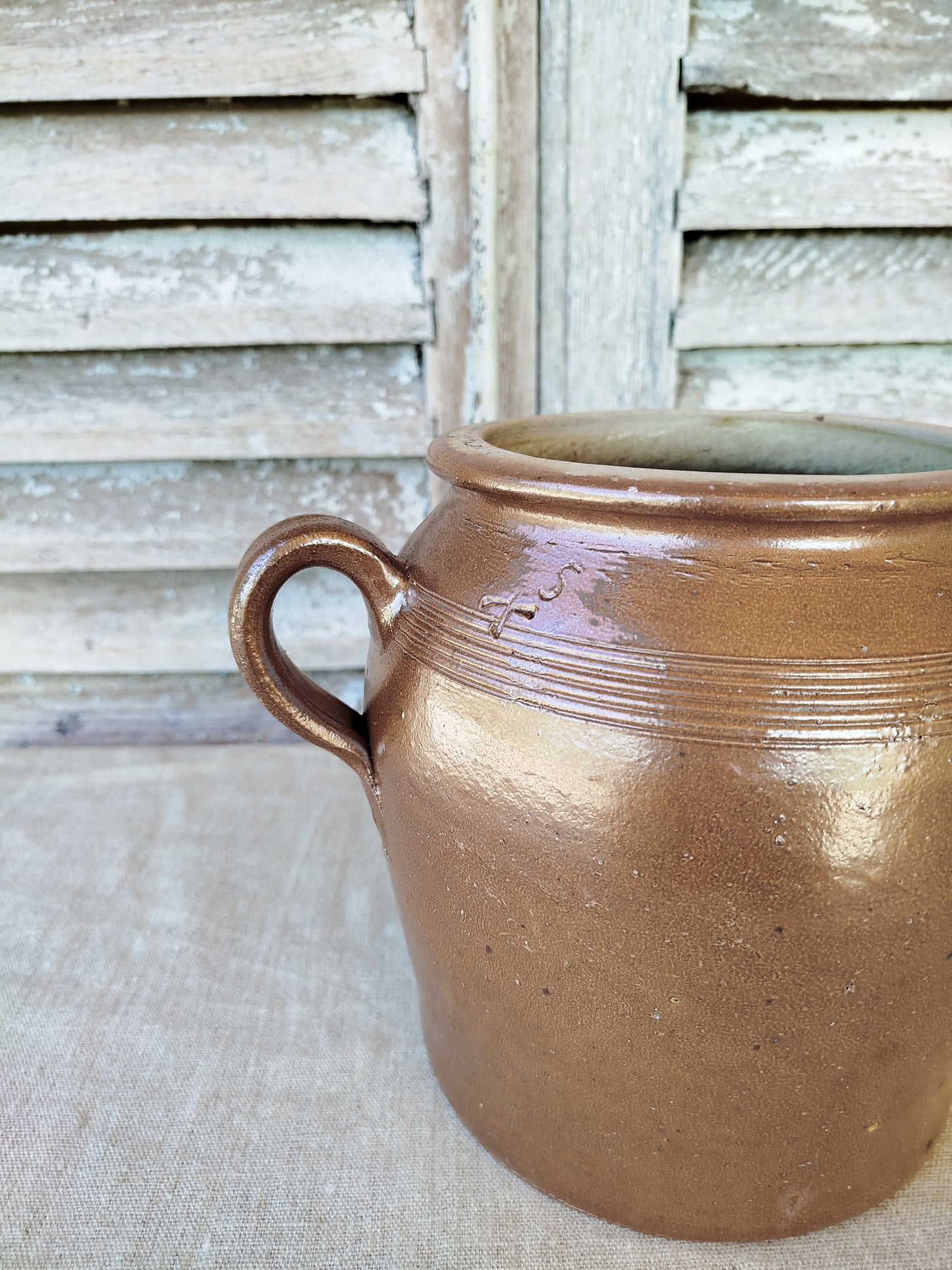 Pot en grès marron