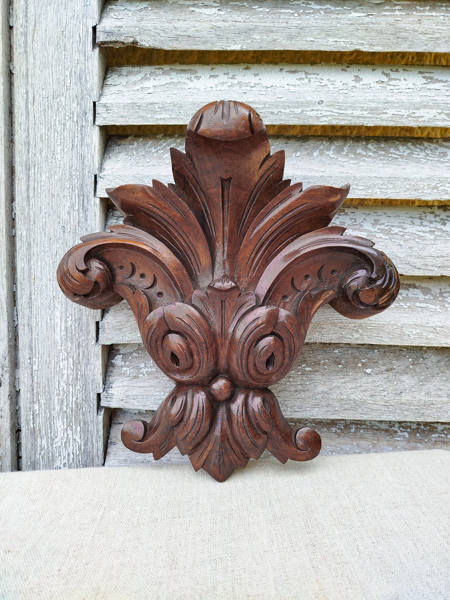 Fronton d'armoire