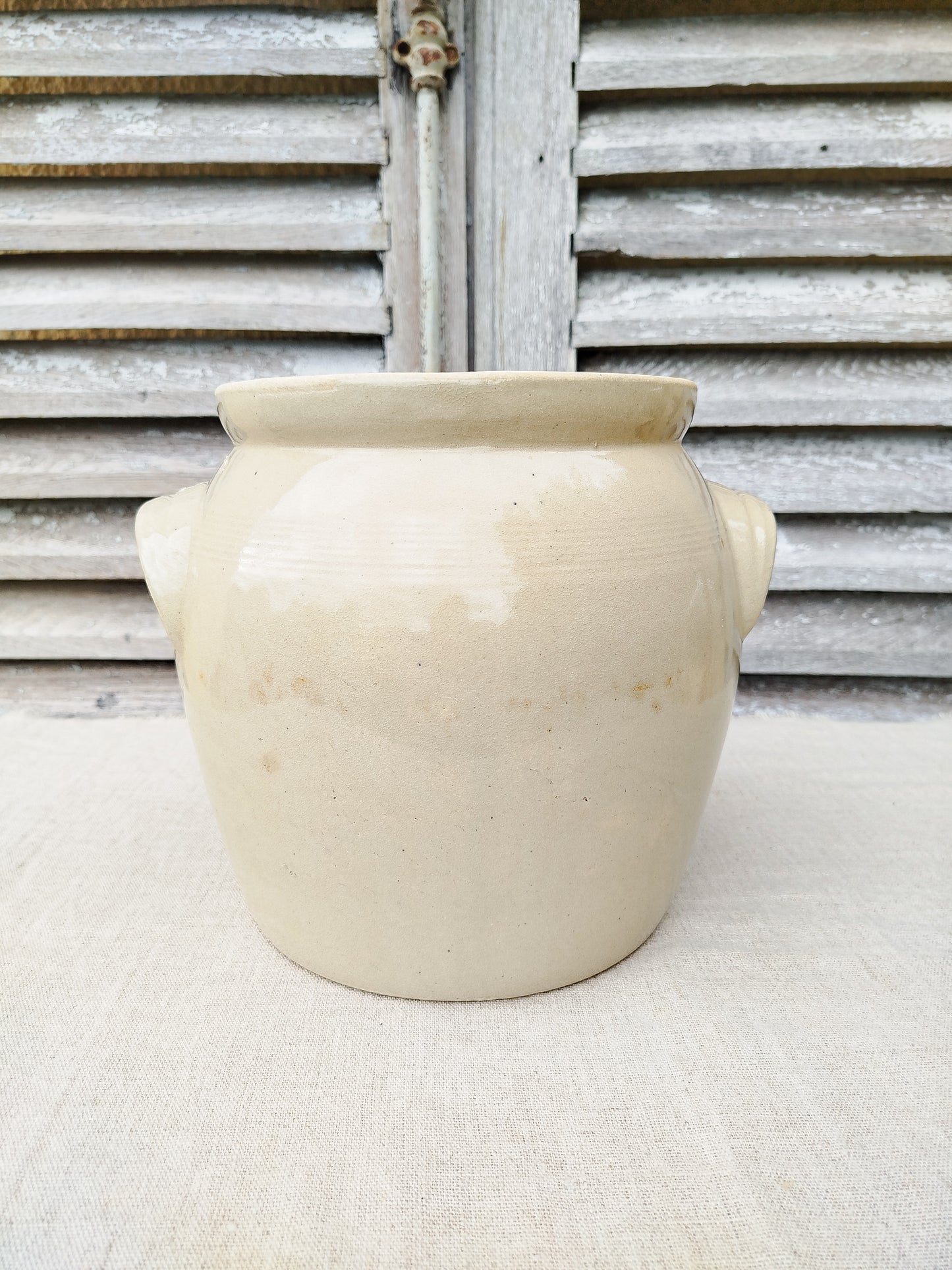 Pot en grès avec couvercle • 22 cm