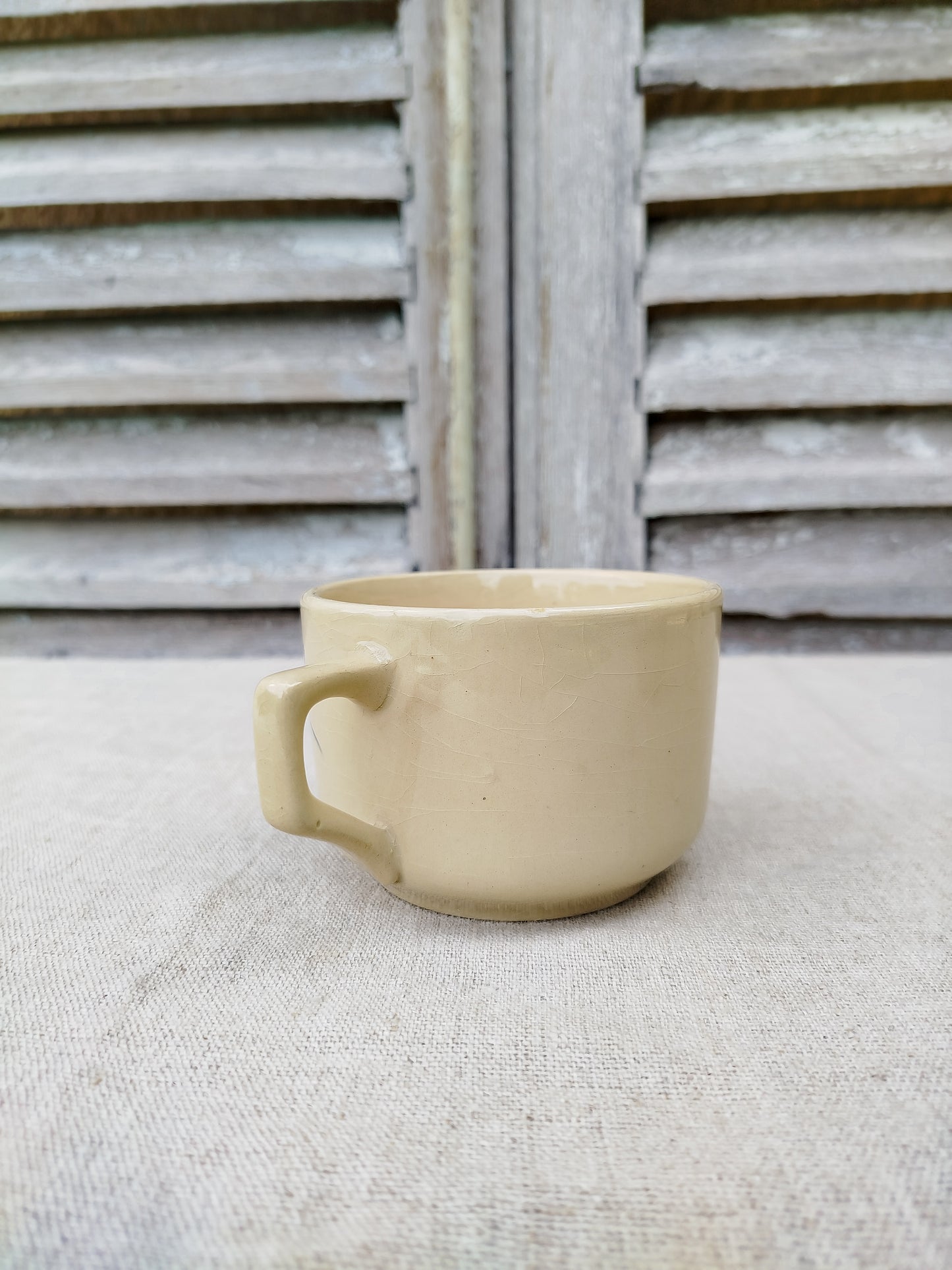 Tasse en faïence