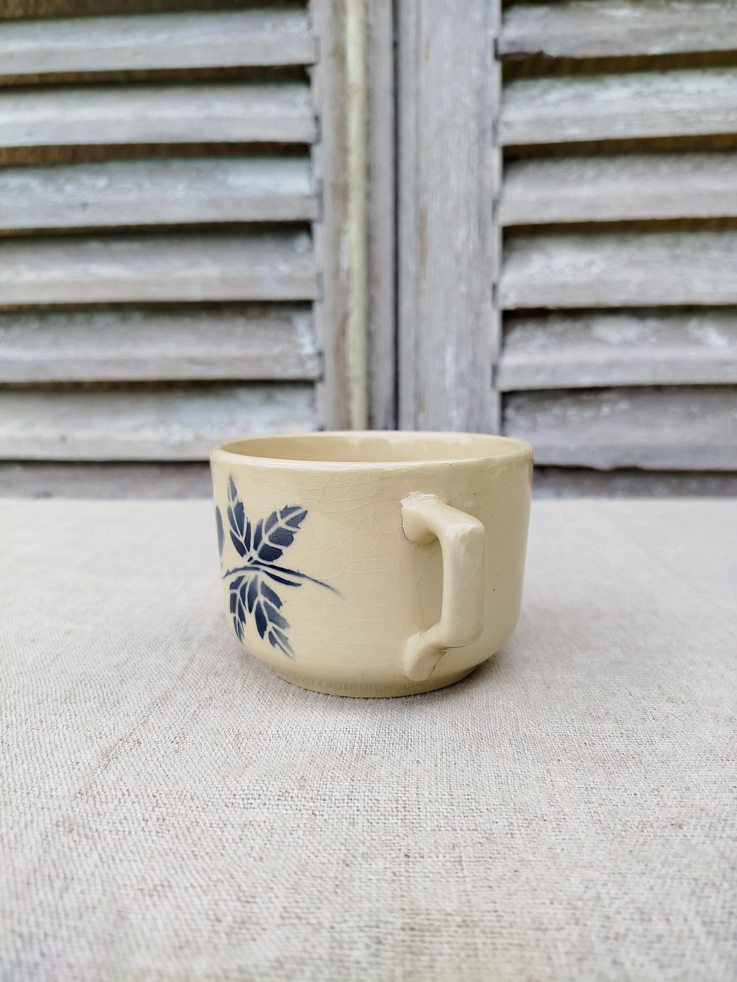 Tasse en faïence