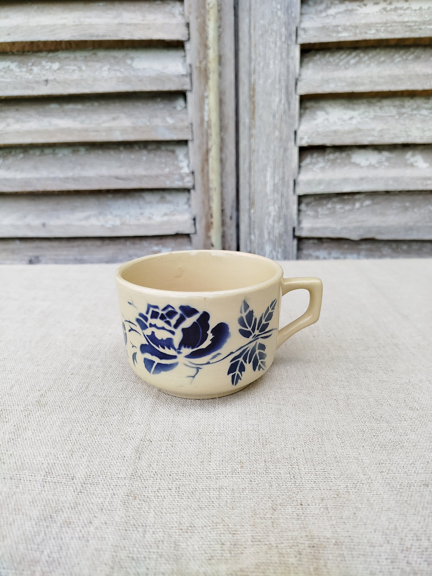 Tasse en faïence