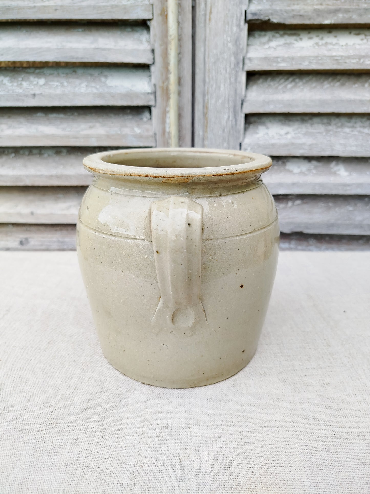 Pot en grès à oreilles