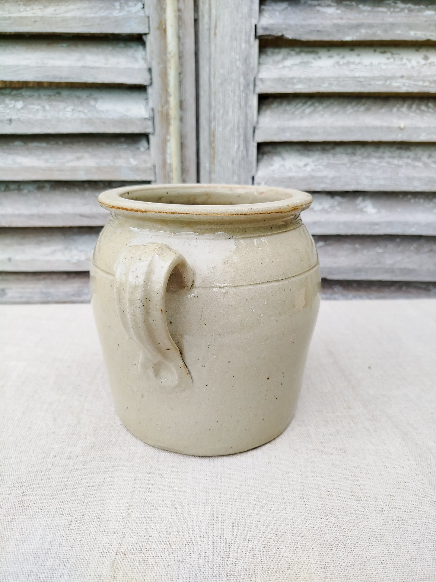 Pot en grès à oreilles