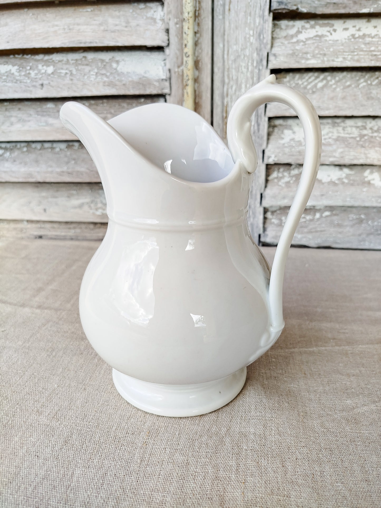 Pichet en porcelaine