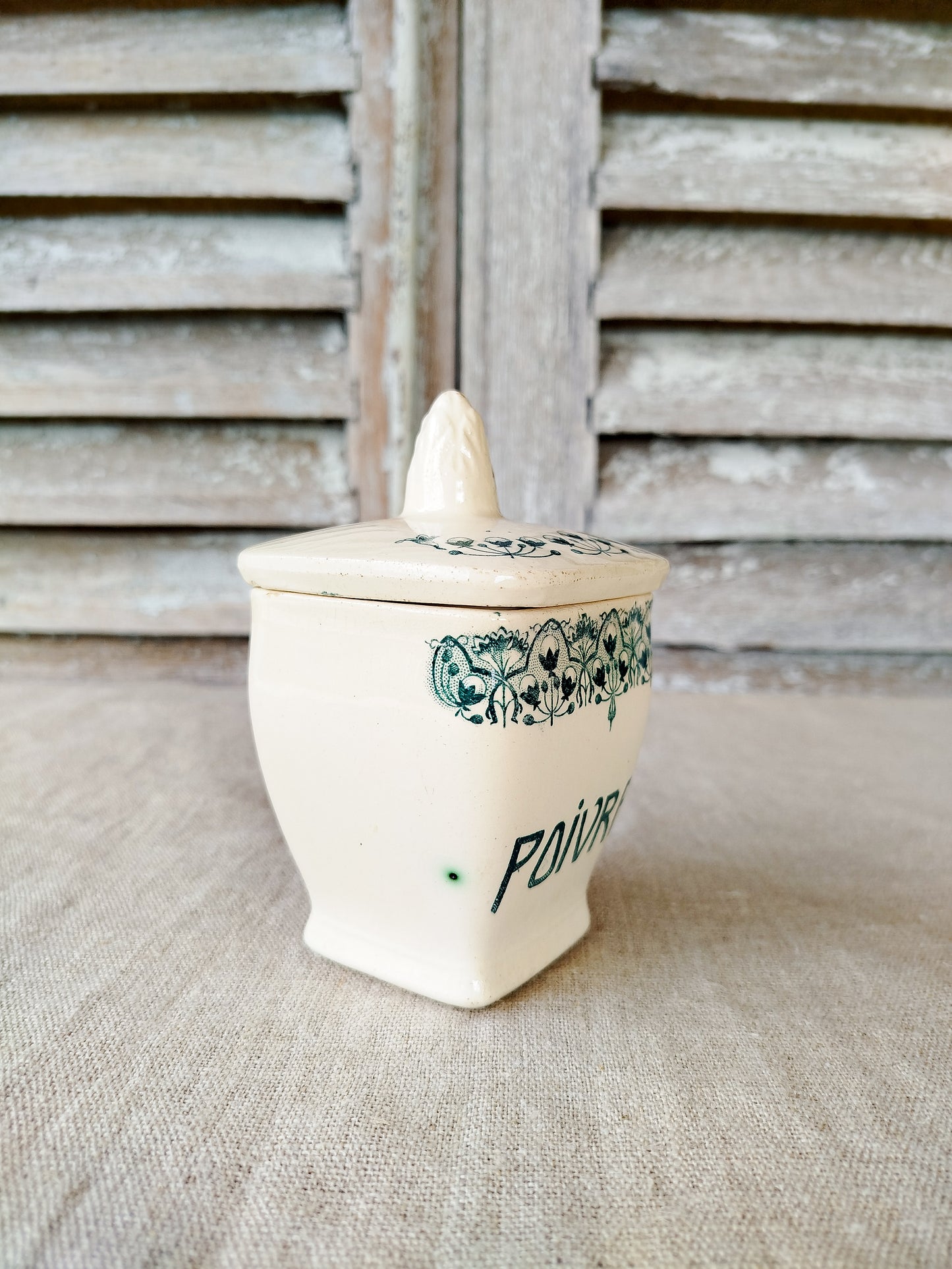 Pot " Poivre " en terre de fer