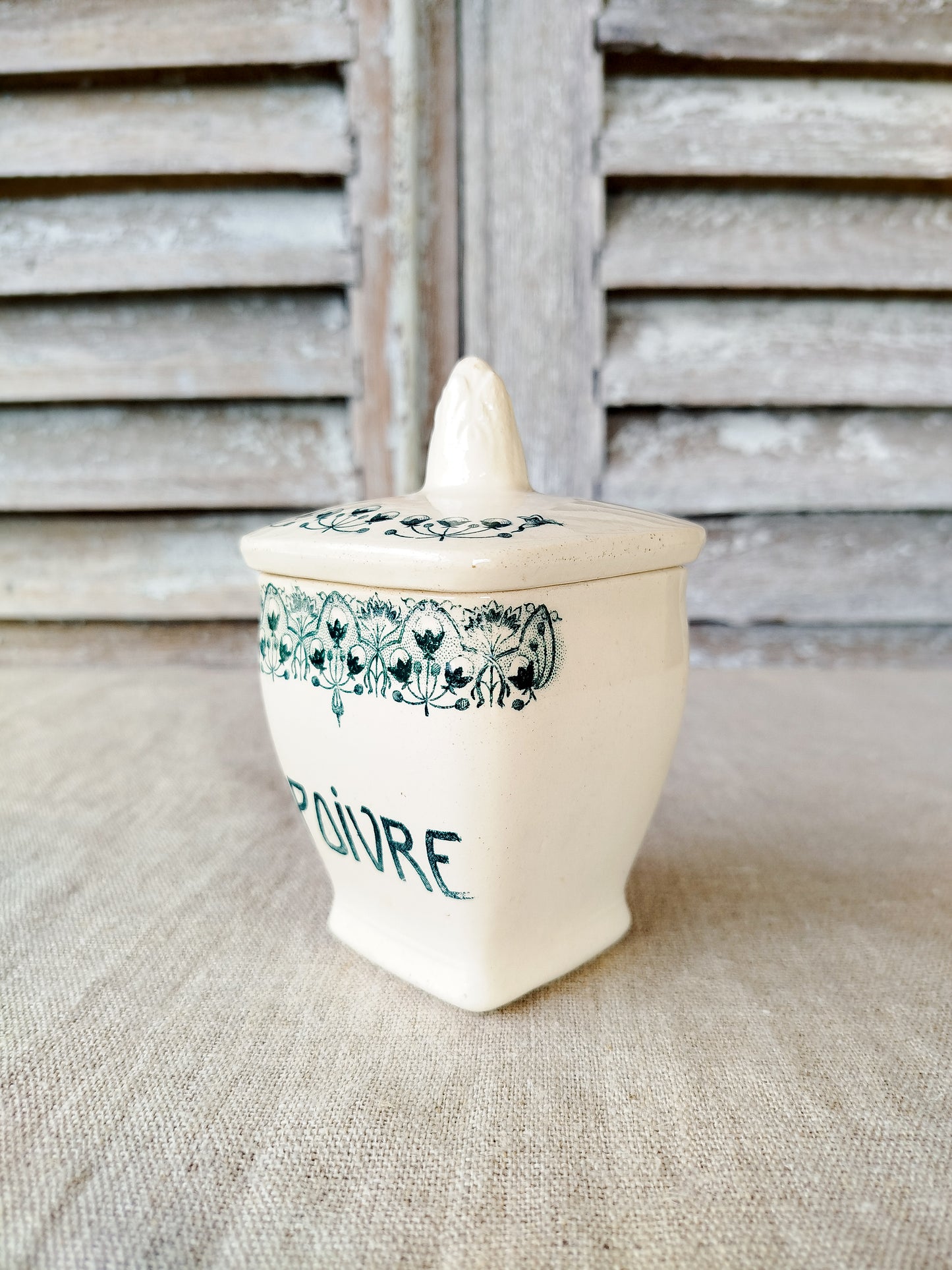 Pot " Poivre " en terre de fer
