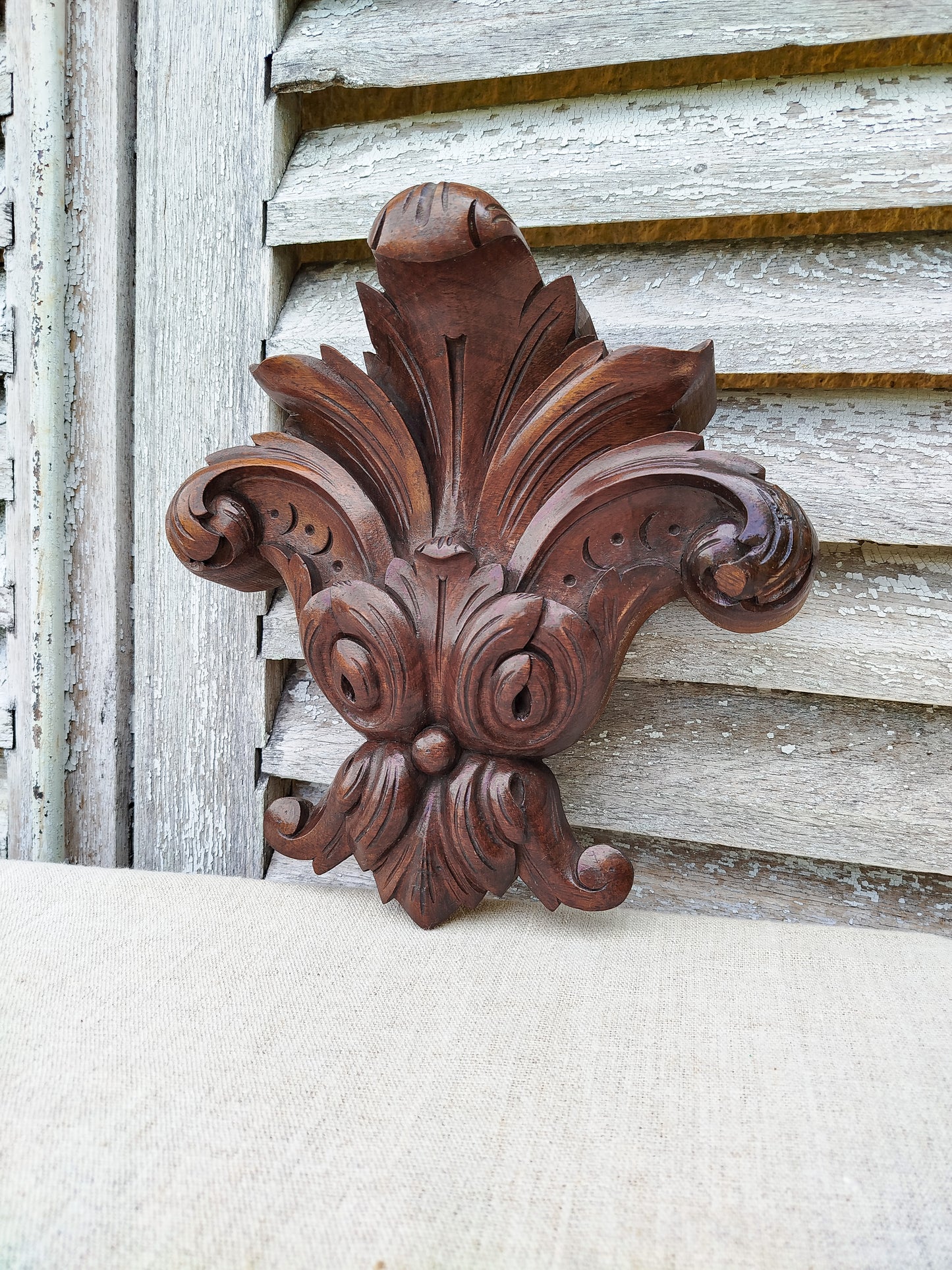 Fronton d'armoire