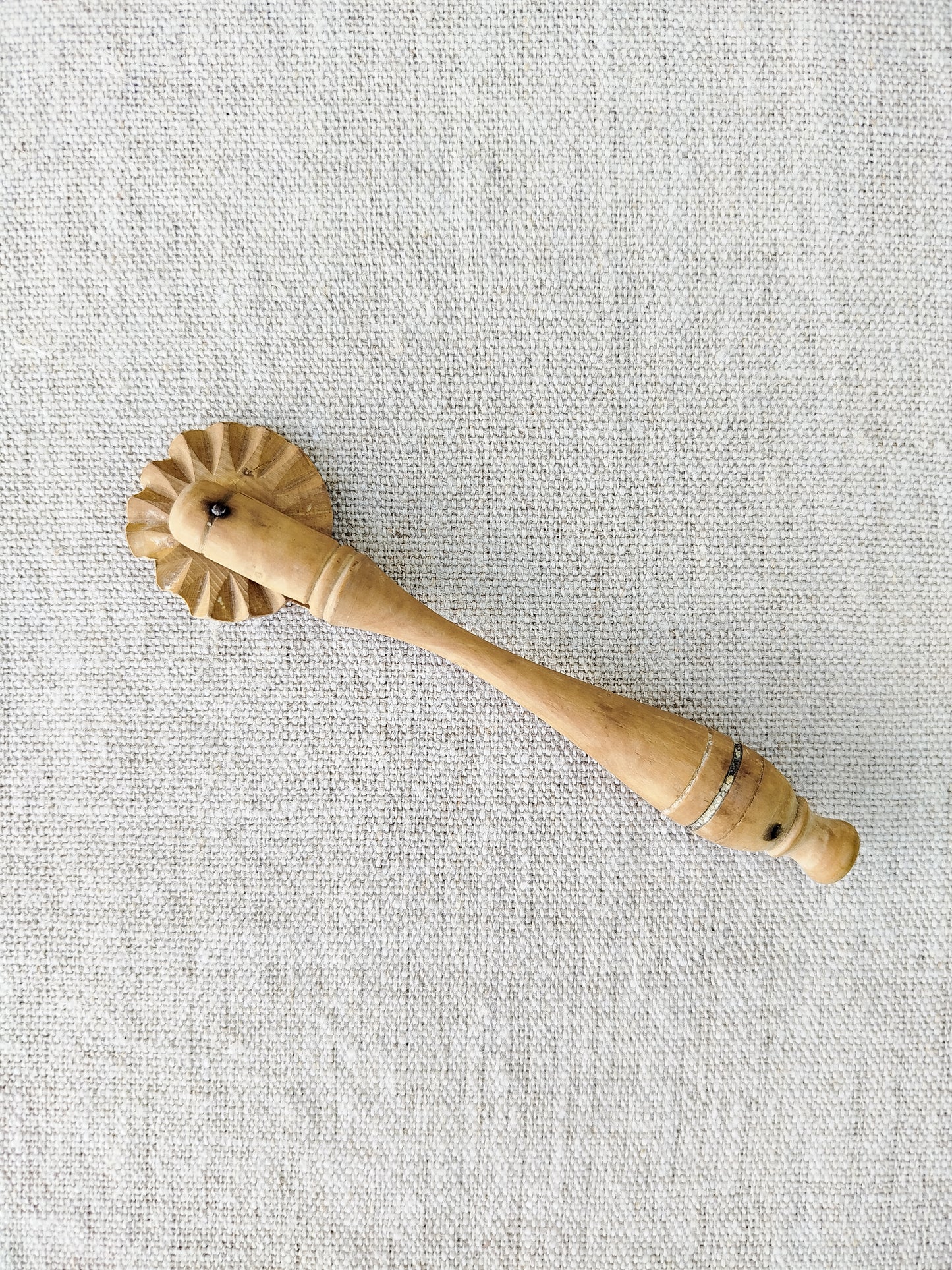 Ensemble de 5 roulettes à pâtisserie anciennes