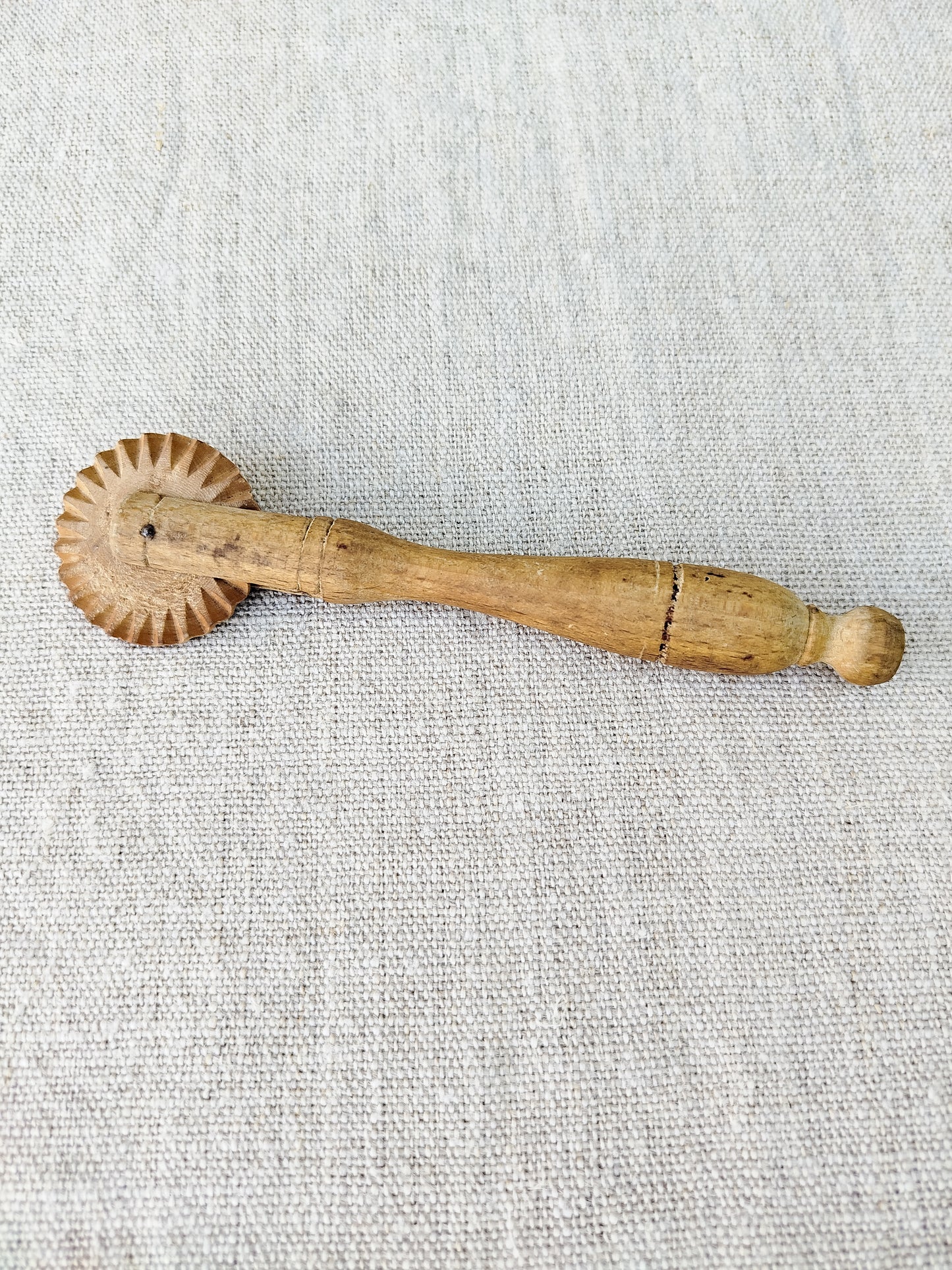 Ensemble de 5 roulettes à pâtisserie anciennes