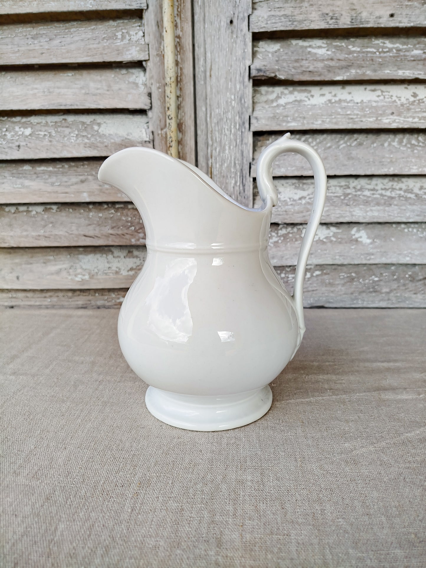 Pichet en porcelaine