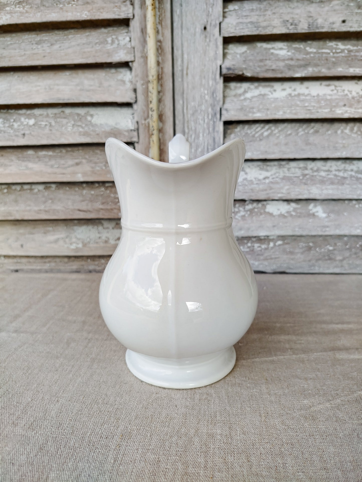 Pichet en porcelaine