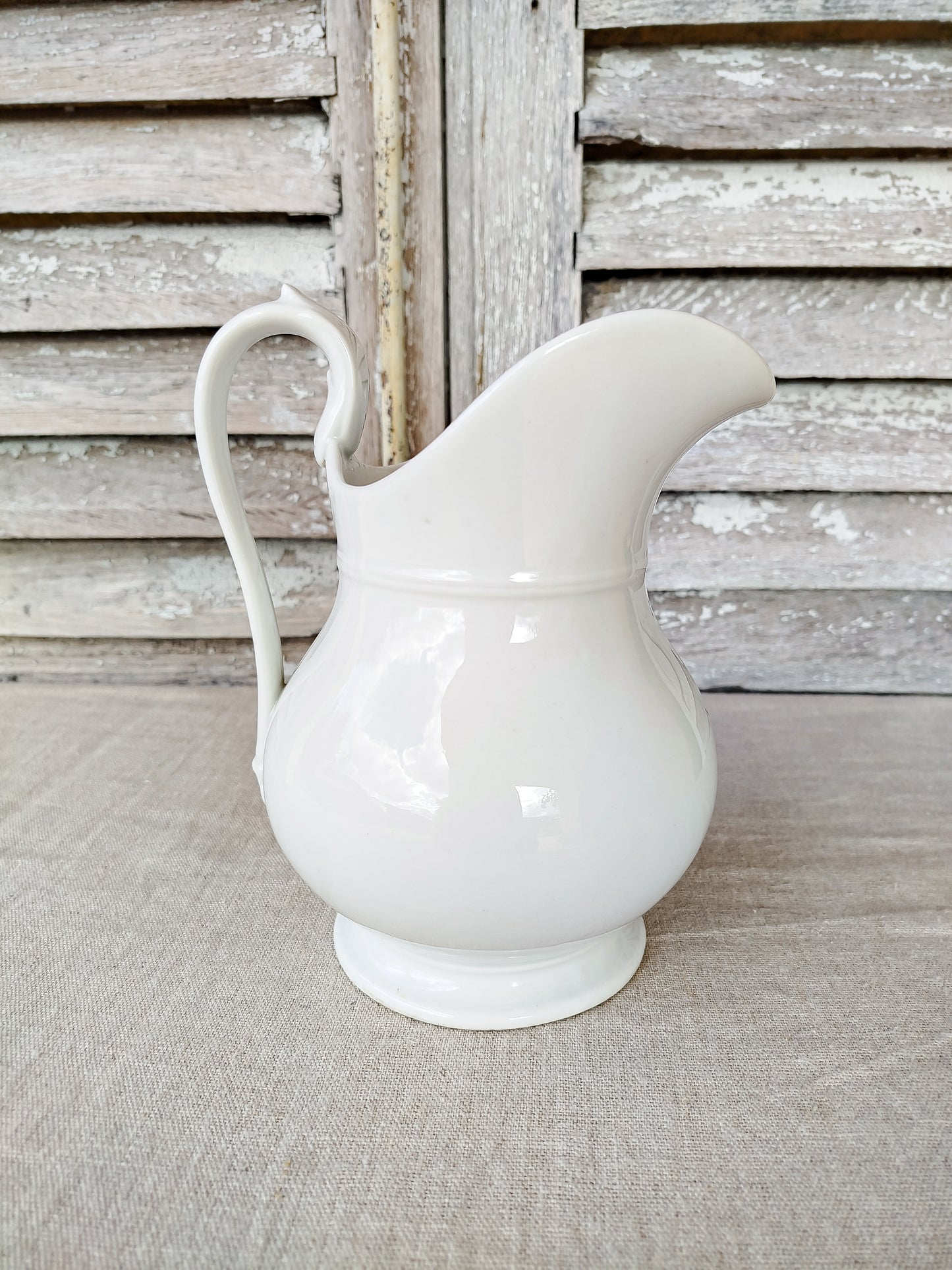 Pichet en porcelaine