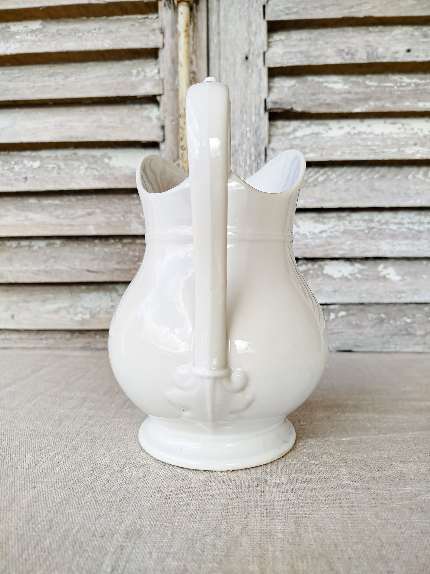 Pichet en porcelaine