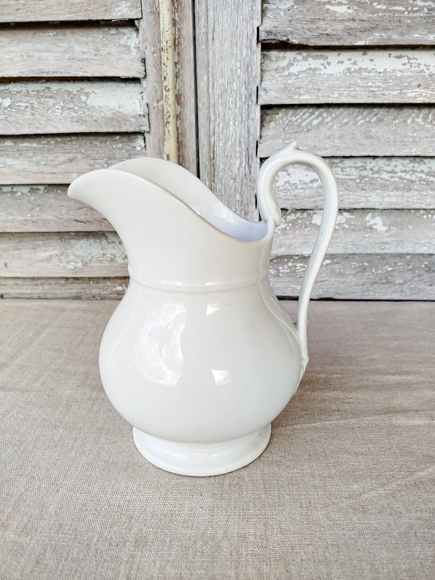 Pichet en porcelaine