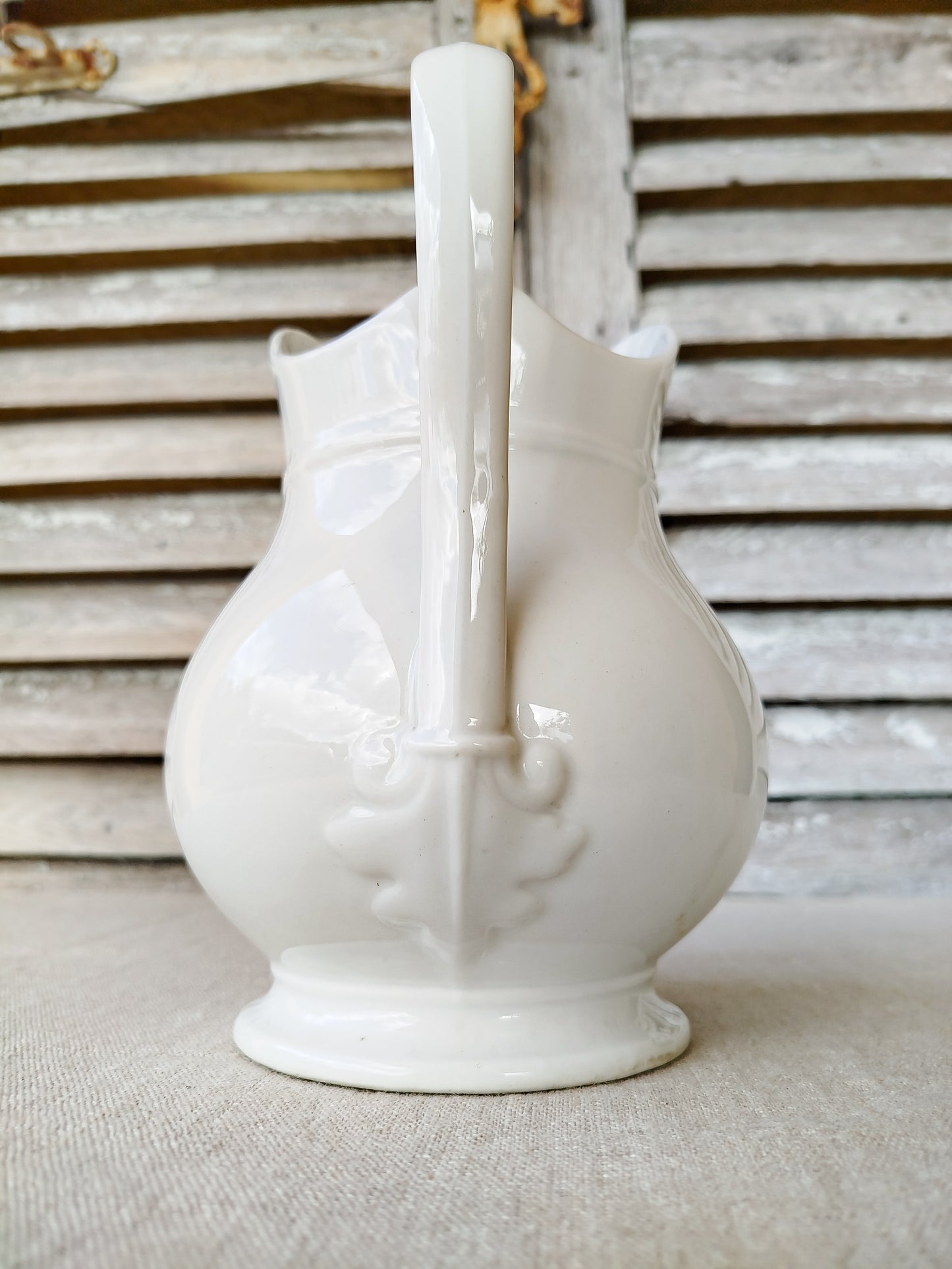 Pichet en porcelaine