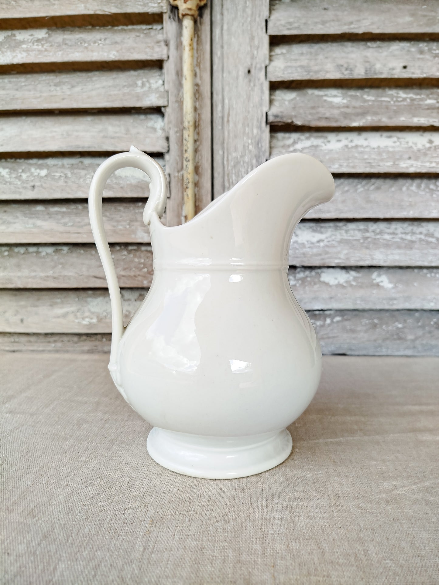 Pichet en porcelaine