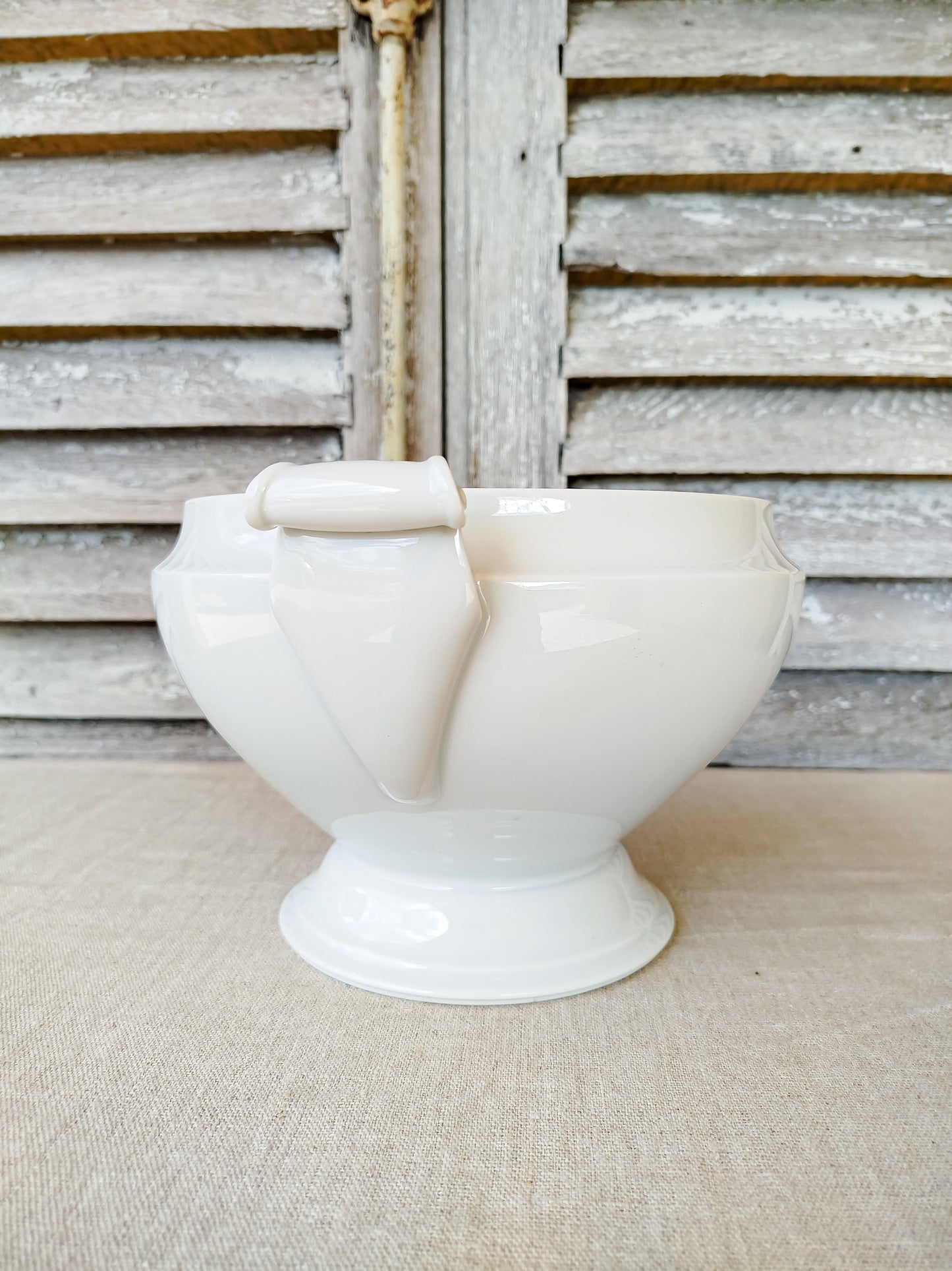 Soupière en porcelaine de Limoges