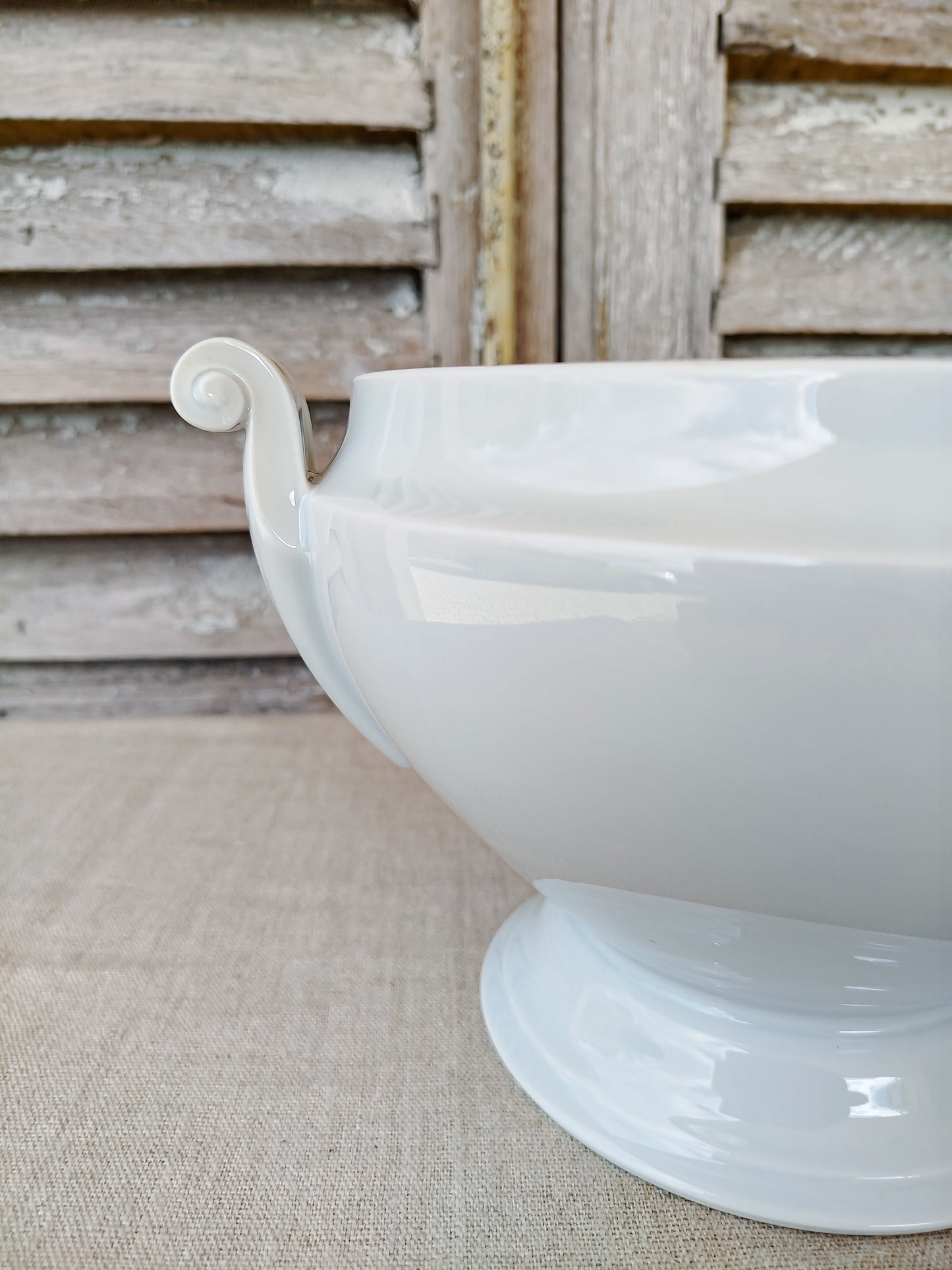 Soupière en porcelaine de Limoges